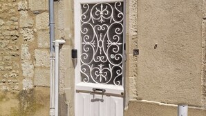 Exterior detail - 2 bedrooms, central location, quiet and sunny (Poitiers)