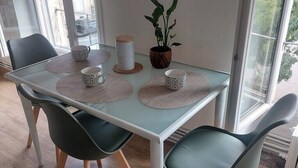Dining - 2 bedrooms, central location, quiet and sunny (Poitiers)
