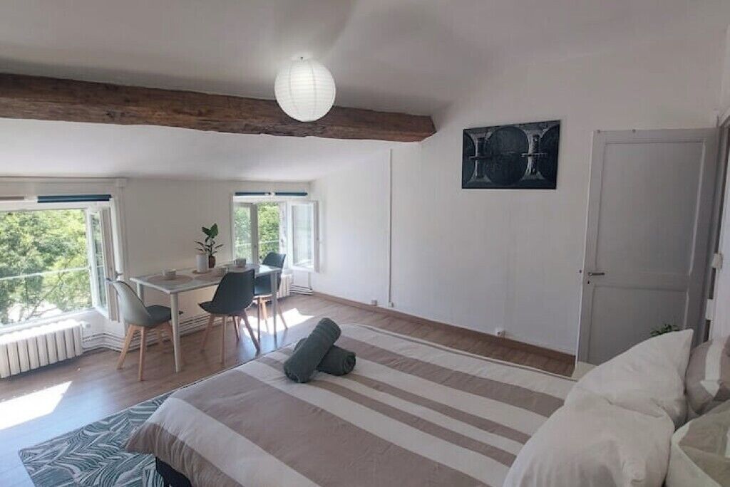 2 bedrooms, desk, travel crib, free WiFi