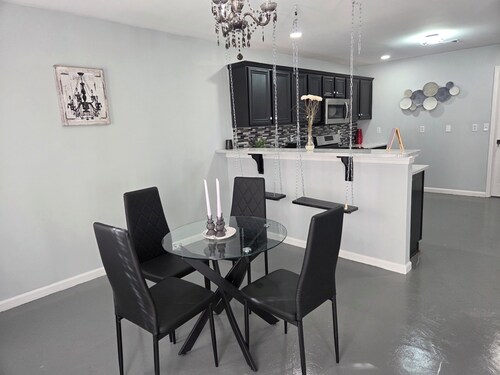 Luxury Rental in the Atlanta area! Create memorable stays and events today!