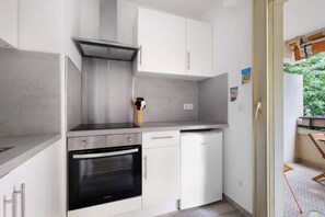 Réfrigérateur, four, plaque de cuisson, lave-vaisselle