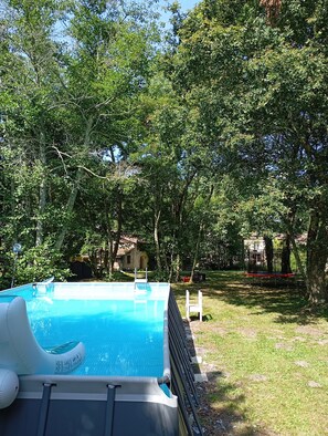 Pool - Holiday Home “Gîte De La Cascade” with Private Pool, Garden and Wi-Fi (Lesparre-Médoc)