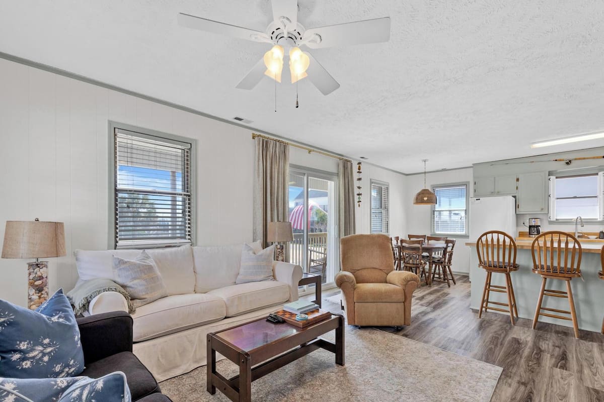 スタジオ (3 Bedrooms) | 施設の正面