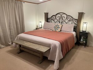4 bedrooms, iron/ironing board, free WiFi, bed sheets - Spacious 4-bedroom home in tranquil Gilbertsville (Gilbertsville)