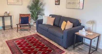 Cozy 1 br apartment in Old Town by lake