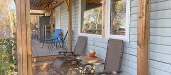 Cozy 1 br apartment in Old Town by lake