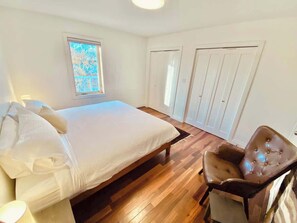 2 dormitorios, tabla de planchar con plancha, wifi y ropa de cama