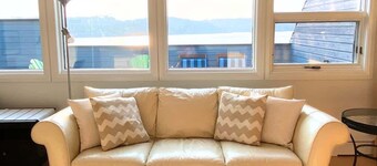 See Aurora and lake from EVERY room - 2bd 2bth