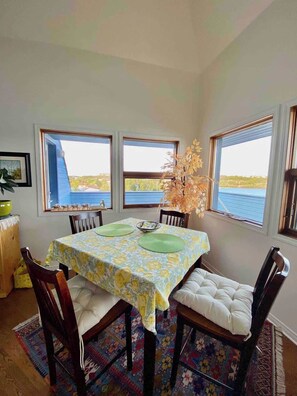 Dining - Northern Lights Watching from 2 BR House on Lake (Yellowknife)