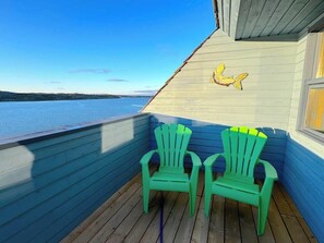 Property grounds - Northern Lights Watching from 2 BR House on Lake (Yellowknife)