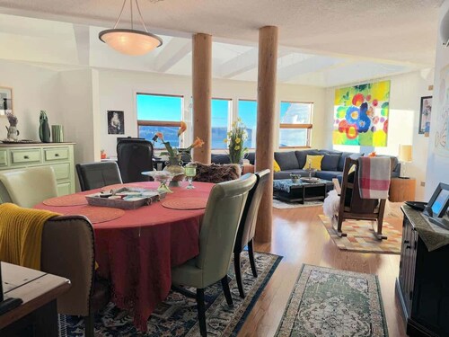 Northern Lights Watching from 2 BR House on Lake