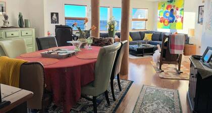 Northern Lights Watching from 2 BR House on Lake