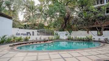 Apartment, 2 Bedrooms, Kitchen | Pool | Outdoor pool