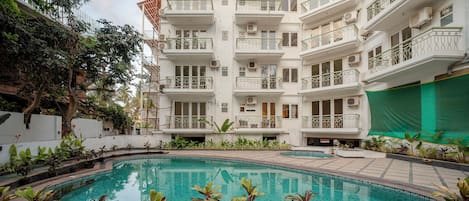 Apartment, 2 Bedrooms, Kitchen | Pool | Outdoor pool