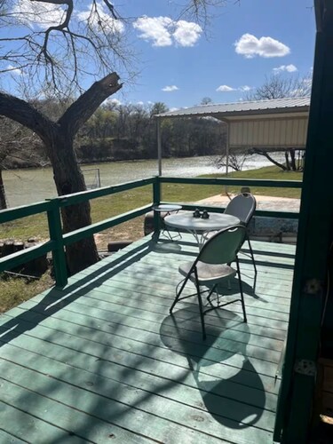 Charming 1-bedroom cabin in peaceful Weatherford getaway