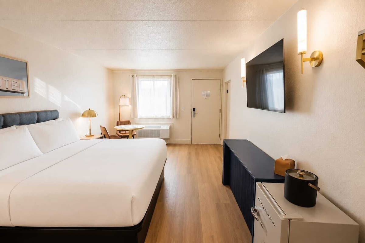 Habitación individual Deluxe, 1 cama de matrimonio grande | Escritorio, espacio para trabajar con un portátil, wifi gratis