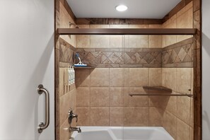 Hair dryer, towels, soap, shampoo - 3BR Pet-Friendly Condo w/ Pool & Views (St. George)