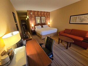 Room - Adventure Traveler Stay in Altoona | Caverns, Lakes, and Scenic Hiking Routes (Altoona)