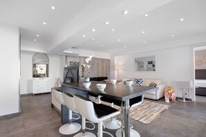 Dining - Spacious 3-Room Apartment in Central Juan Les Pins with Parking (Antibes)