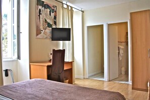 Comfort Double Room - hôtel du perigord (Aubeterre-sur-Dronne)