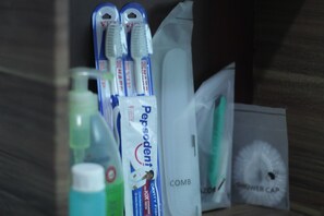 Habitación Confort | Servicios del cuarto de baño