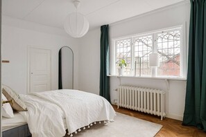 WiFi, bed sheets