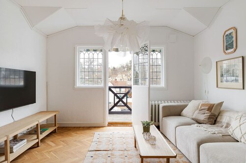 Stylish, Modern Apt with great location on Lidingö