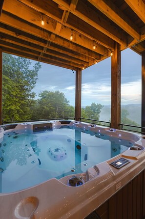 Indoor spa tub