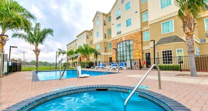 Spacious Suite in Brownsville | Breakfast Included