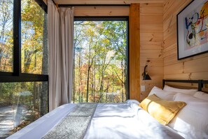 2 bedrooms, WiFi, bed sheets - 360° Glass Treehouse in the Canopy - The Cūbus (Highlands)