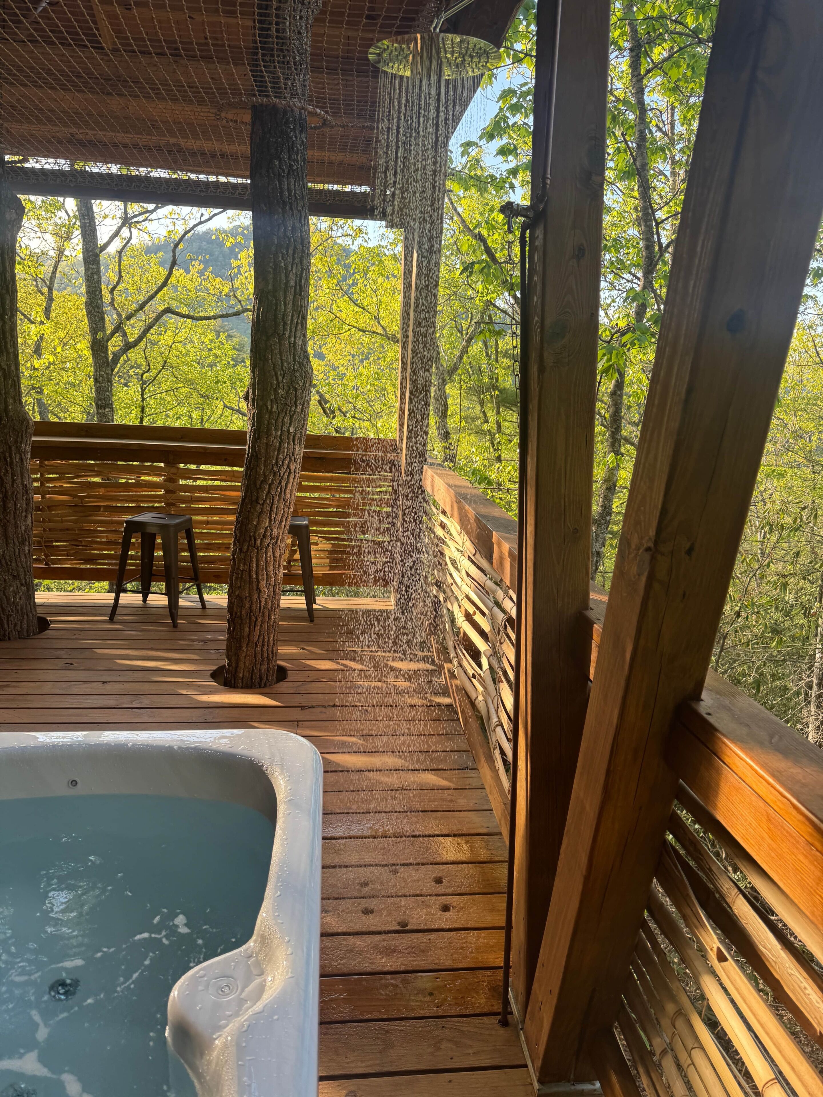 Outdoor spa tub