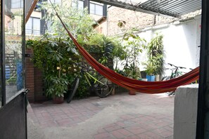 Property grounds - Private Room w/ Bath - 10 Min to El Dorado Airport - Quiet Area (Bogotá)