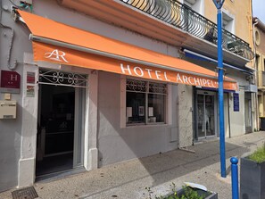 Exterior detail - HOTEL ARCHIPEL (Balaruc-les-Bains)