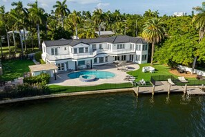 Exterior - Bayside bliss 6k sqf on the bay (Hollywood)