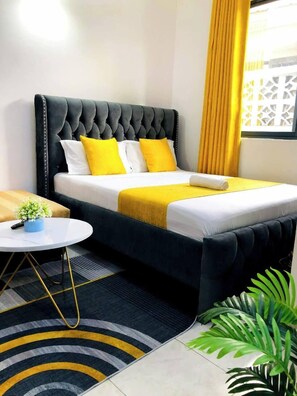 Decoración personalizada, muebles diferentes y wifi gratis 