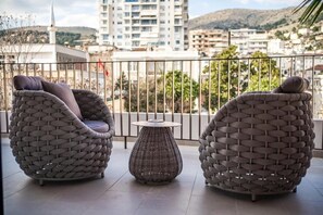 Suite Standard, balcon | Enceinte de l’hébergement