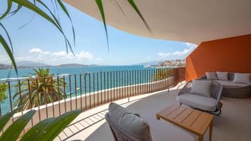 Junior suite, balkon, uitzicht op zee | Terras