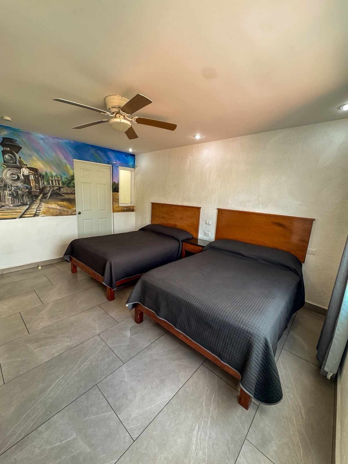 Neljän hengen standard-huone