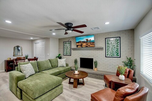 Casa Grande 6BR Home • Sleeps 14 • Ping Pong • BBQ • Pet Friendly