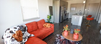 2-Bedroom Luxury Apartment in Dallas