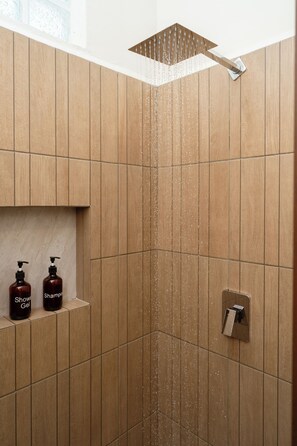 Shower, hair dryer, towels, soap - Saules Armonía (Cancún)