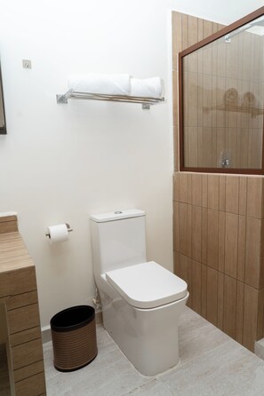 Shower, hair dryer, towels, soap - Saules Armonía (Cancún)
