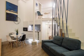 TV - Cosy Apartment in Arroios (Lisbon)