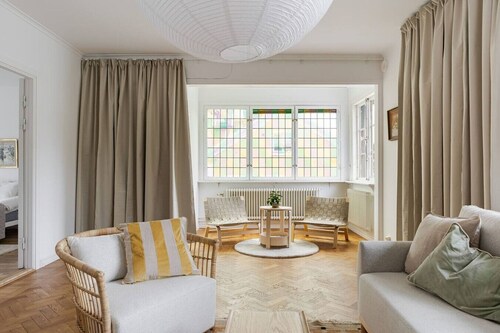Chic 2-Bedroom apartment on Lidingö