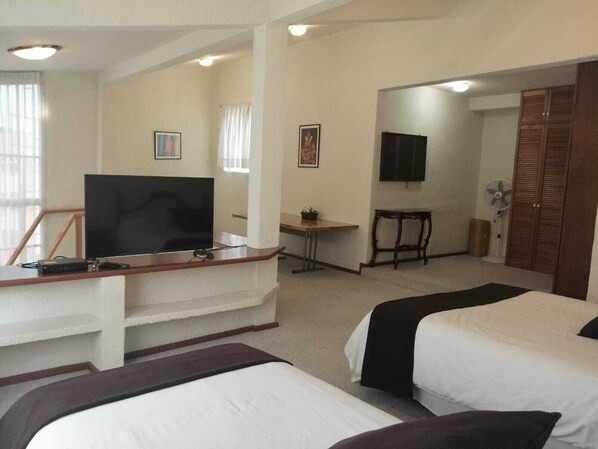 Appartement Familial | Coffres-forts dans les chambres, bureau