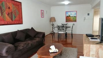 Family Apartment, City View | Living area