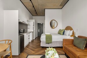 1 bedroom, iron/ironing board, Internet, bed sheets - Trendy Studio Apartment | Waterside Retreat (Cape Town)