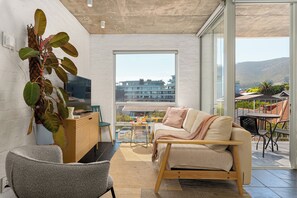 TV - Sunny Sea Point Stay with Balcony and Views (Cape Town)