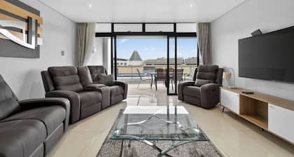 Palm Boulevard 404 | 3Bed Luxury - Gateway