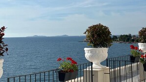 標準三人房, 陽台, 海景 | 住宿一隅